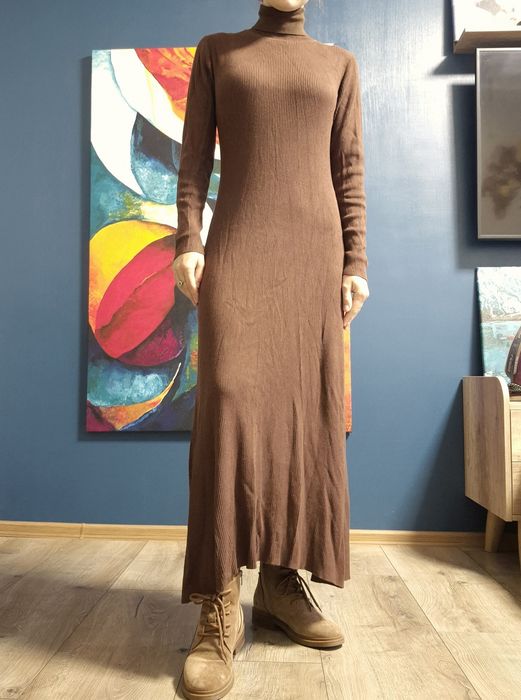 Коричнева шоколад трикотажна міді сукня плаття в рубчик