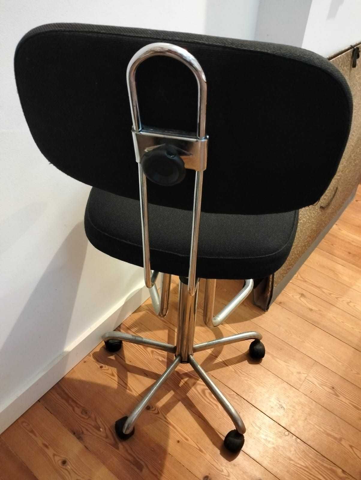 Mesa estirador de 1,20 ×0,80 m com cadeira