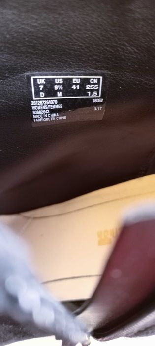 Шкіряні ботильйони Clarks, замш