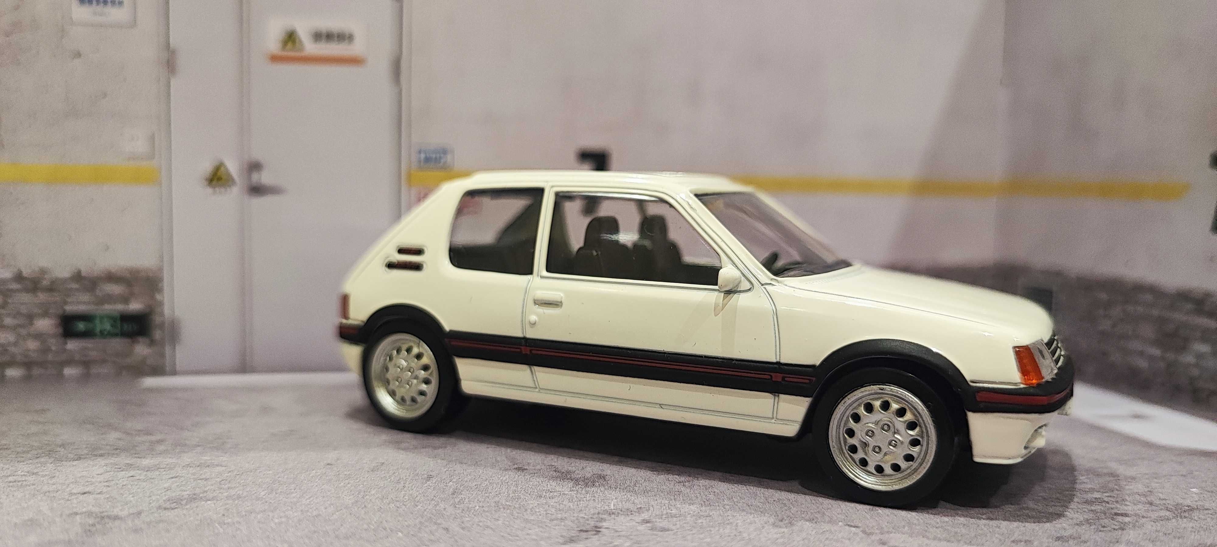 Carro Miniatura Peugeot 205 GTI - em escala 1:43 - Oferta ENVIO