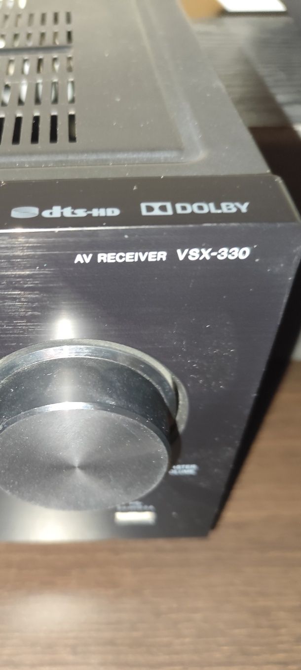 Amplituner Pioneer wraz z kinem domowym pięć głośników i subwoofer akt