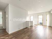 Estudio com garagem nas Avenidas Novas