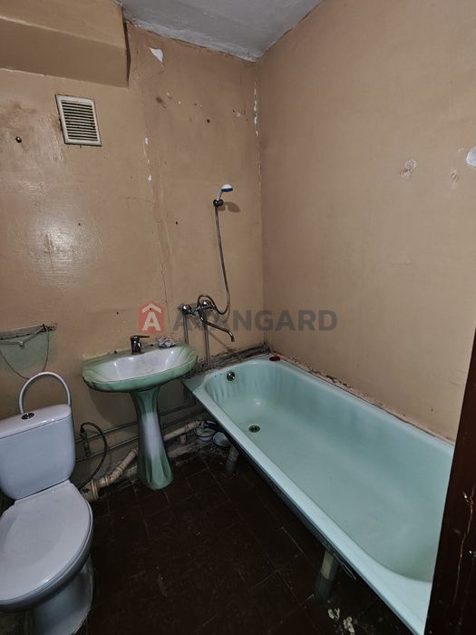 Продаж 1 к кв у Шевченківському рні. Вул.Виробнича,13А. Середн пов.