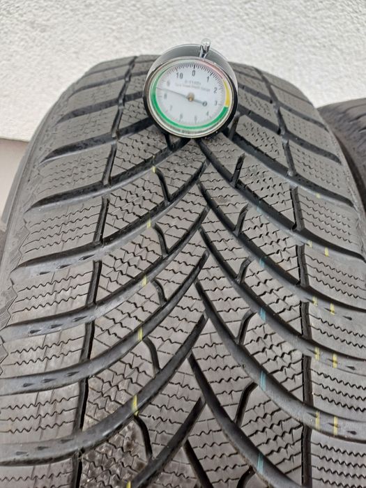 215/55R18 99V Semperit zimowe
