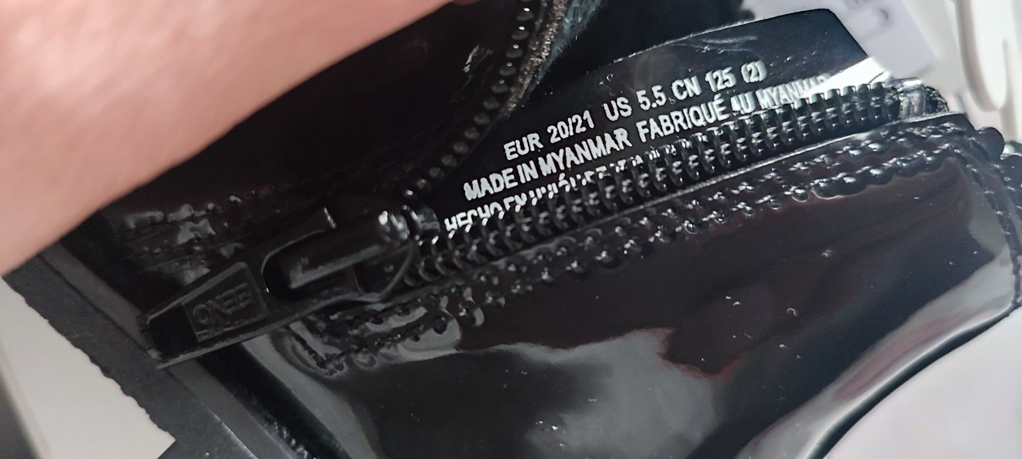 Nowe lakierowane botki H&M