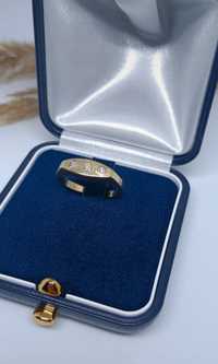Śliczny sygnecik z diamentami ze złota, złoto pr 333, certyfikat