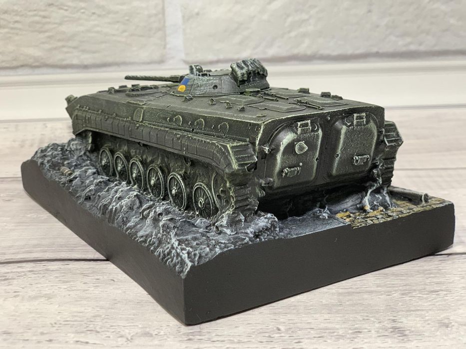 Гіпсовий сувенір БМП -1