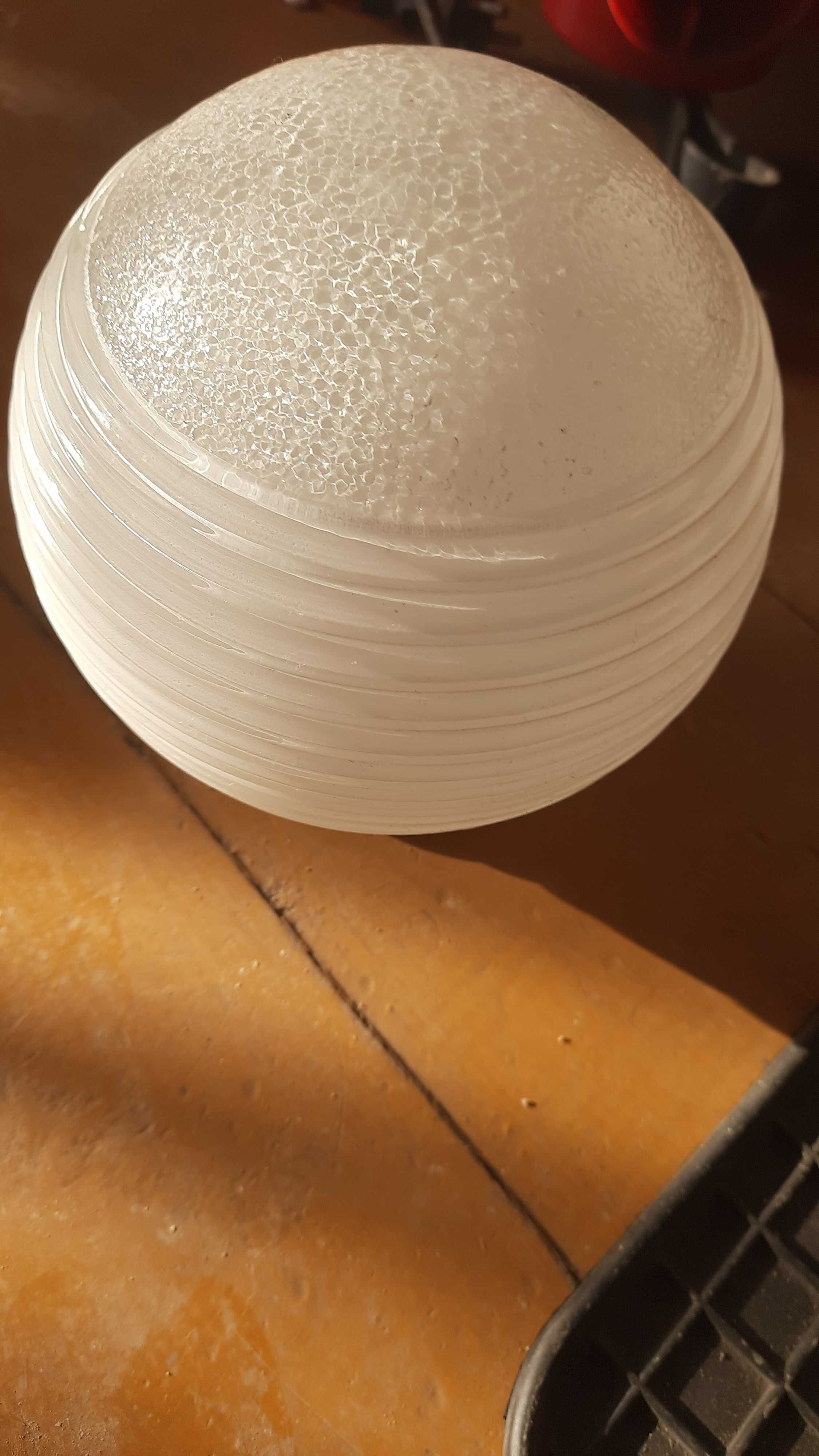 Lampa do przykrecenia