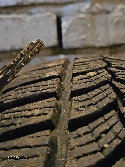 4 opony zimowe Dębica