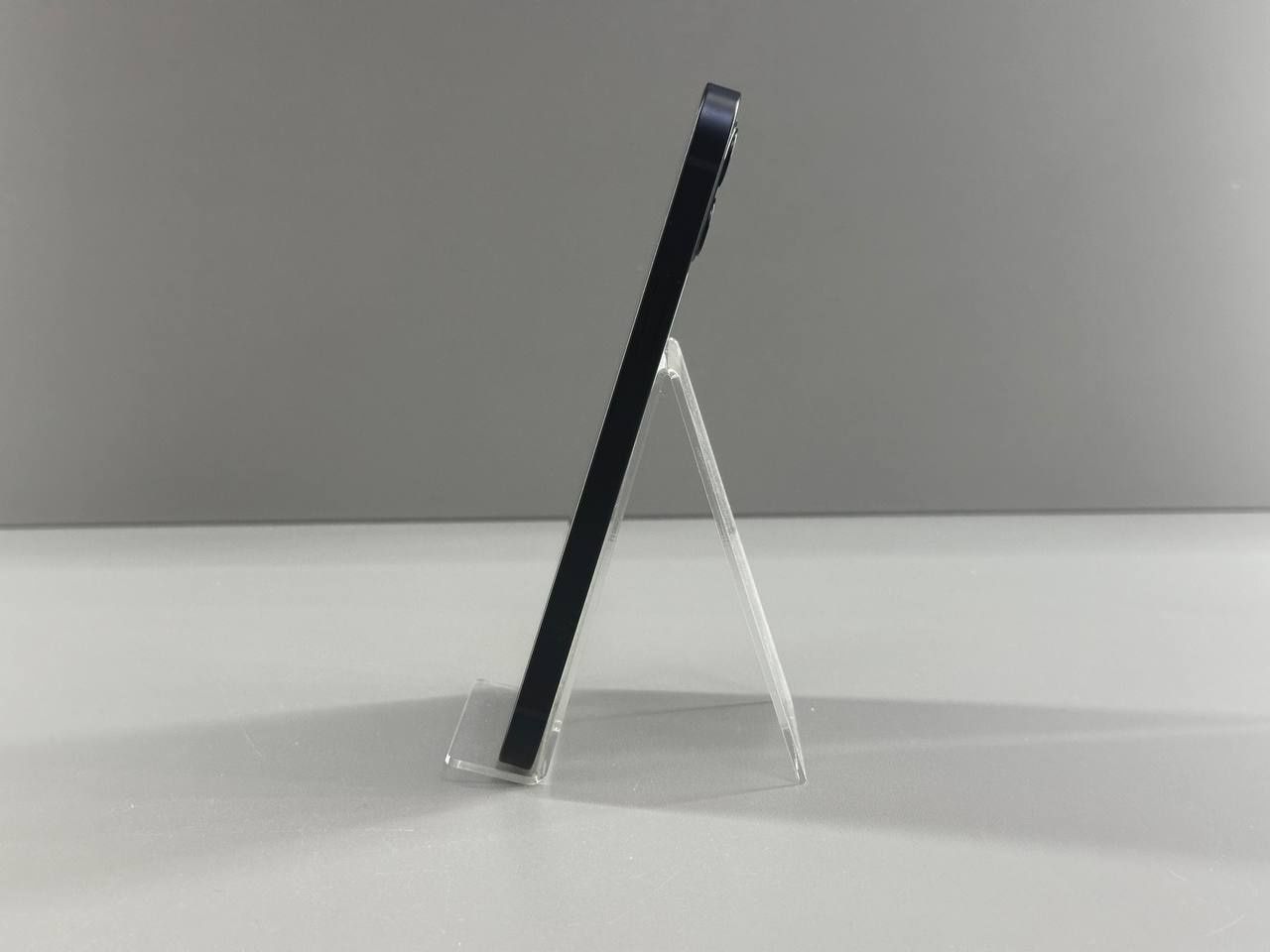 iPhone 12 64Gb Neverlock Black 
Акб власна-81%
Всі функції працюють!
К