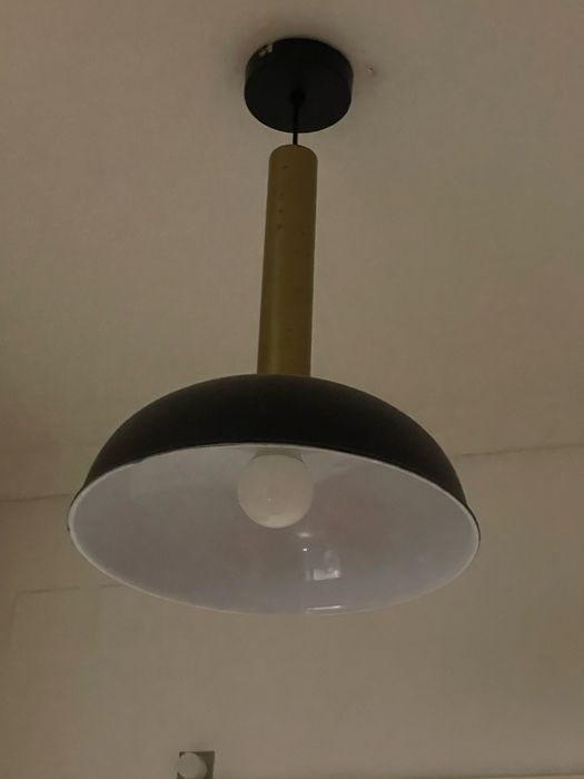 Candeeiro preto com cabo dourado(2 iguais)