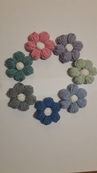 Kwiatki szydełkowe 3d, średnica 6cm, 7 szt.