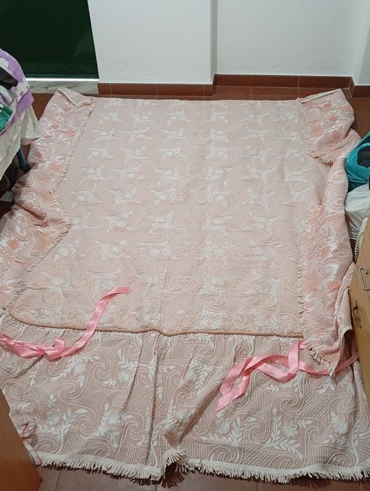 Colcha cor de Rosa para cama de menina jovem toda nova