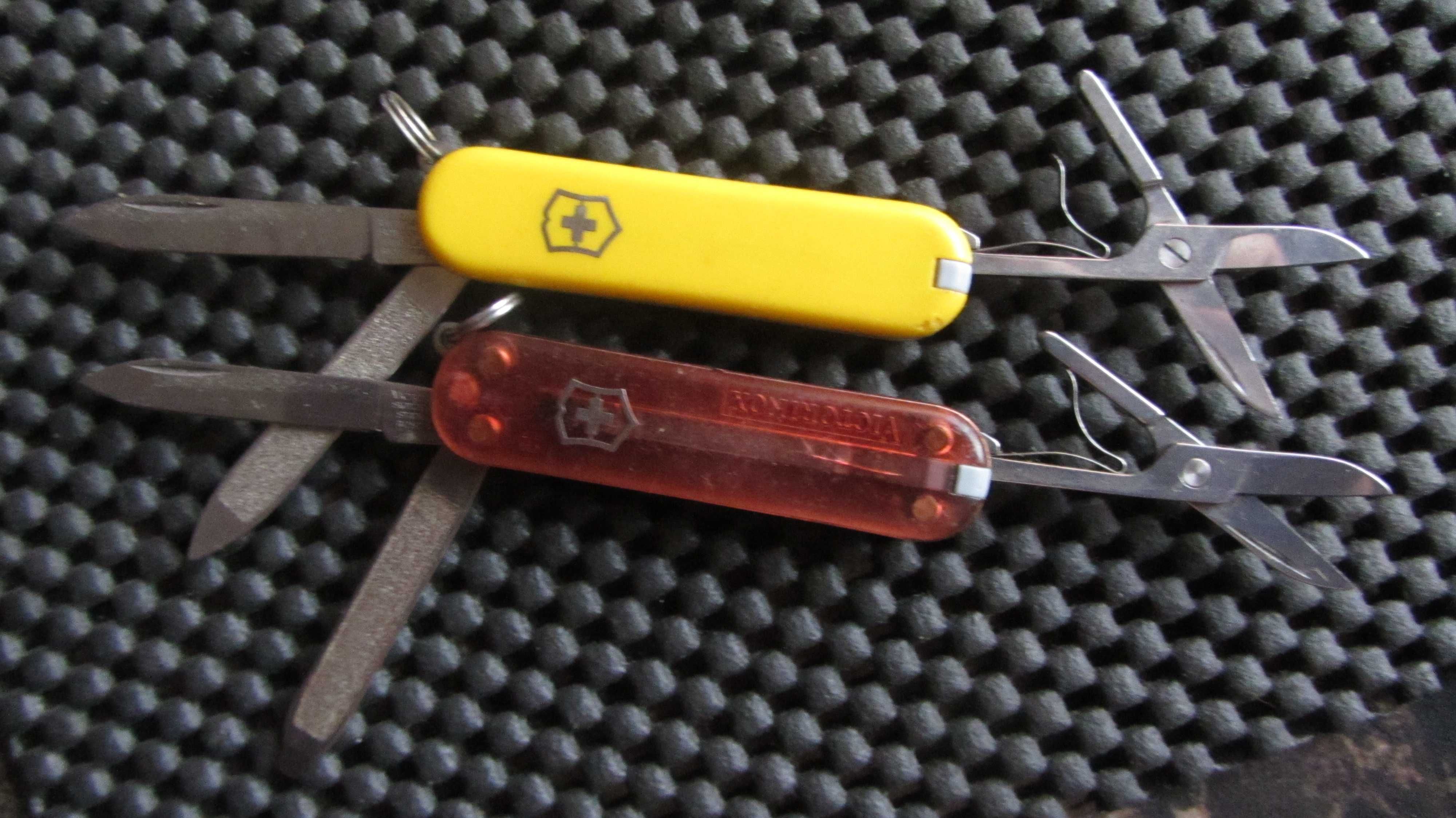 Victorinox Classic/ 2шт. Б/у.