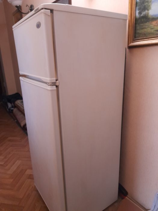 Продаю холодильник