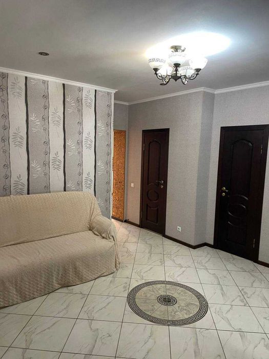 Продаж 2 к квартири Виставка