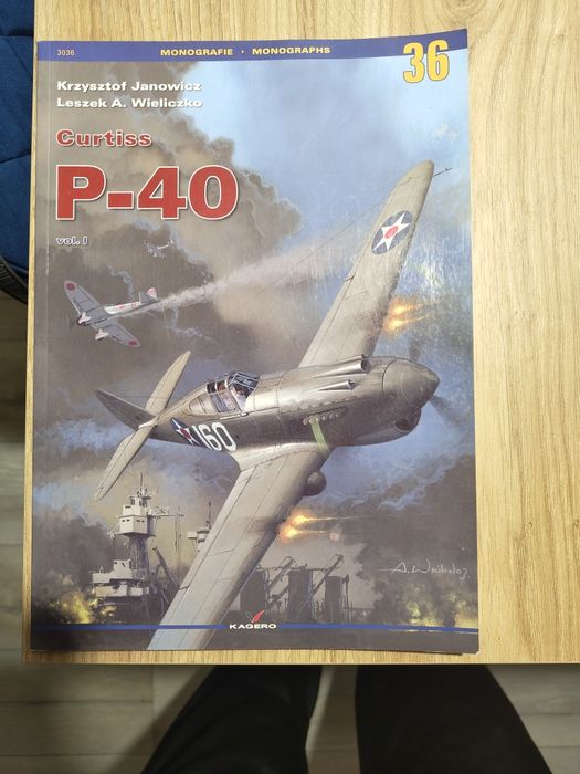 Monografia Curtiss P-40