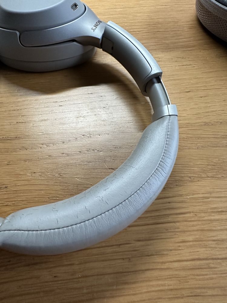Sony WH-1000XM3 - Auscultadores com cancelamento de ruído