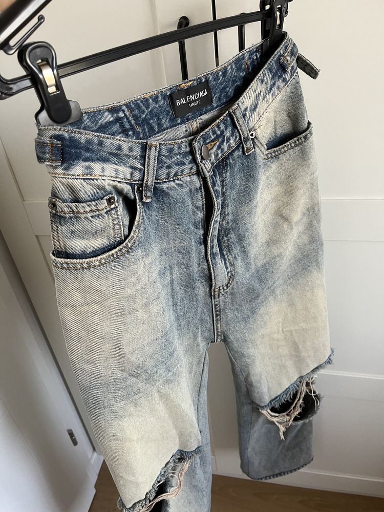 Джинсы Balenciaga Баленсиага S новые бойфренды