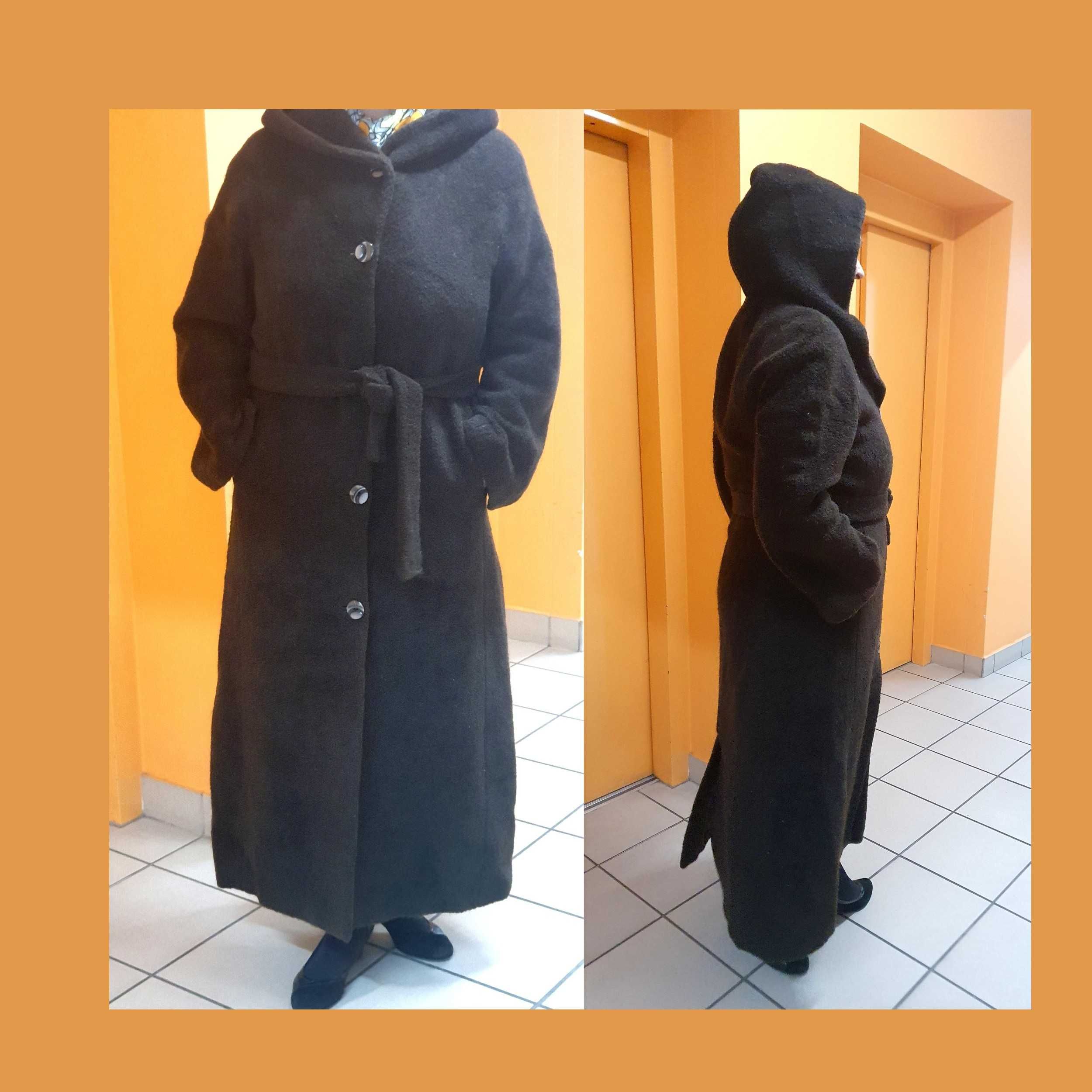 Elegancki, długi i ciepły płaszcz z kapturem z wełny i alpaki.Brązowy.