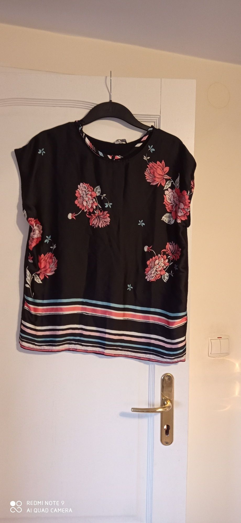 T-shirt rozm 40, czarno- różowo - niebieski