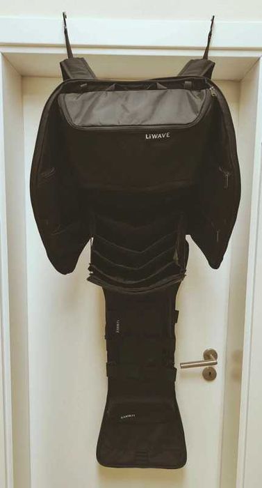 Mochila LiWAVE 38L com oferta de Almofada de Viagem