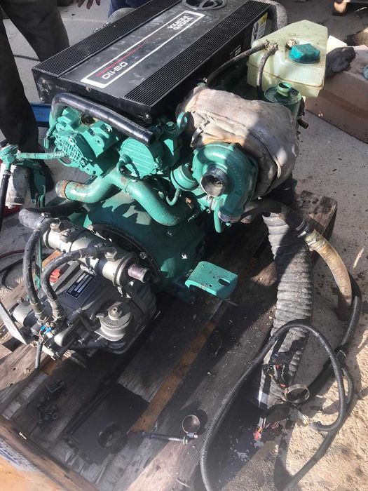 silnik jachtowy, morski, stacjonarny wolwo penta D3