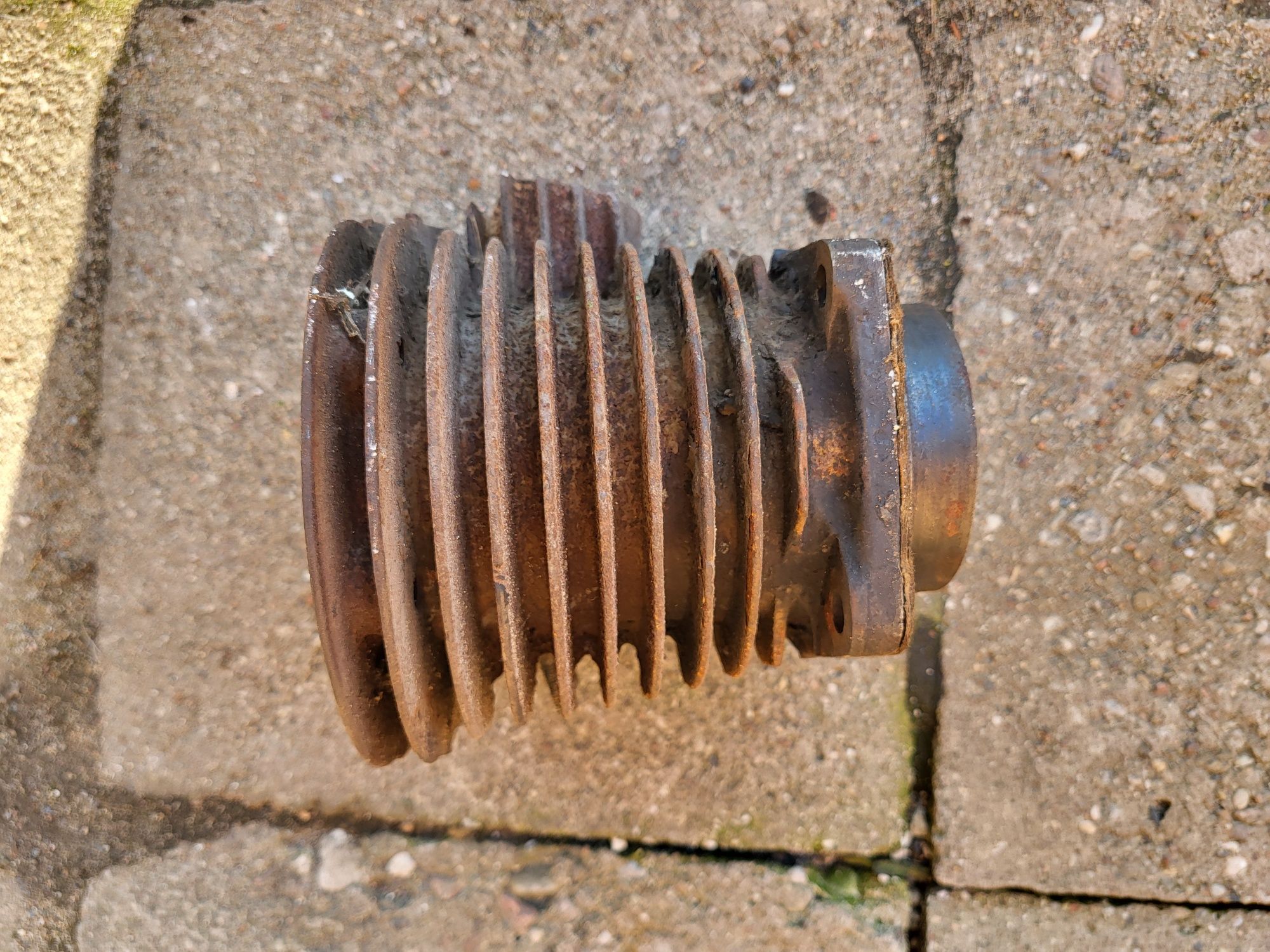 Cylindry m 72 k 750