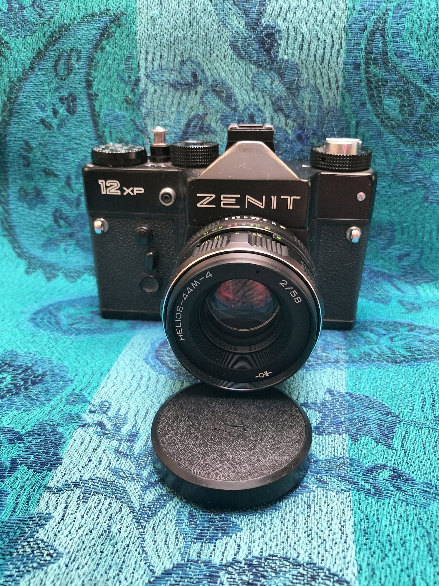 Aparat fotograficzny Zenit 12xp z futerałem