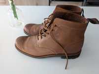Botas tradicionais portuguesas artesanais