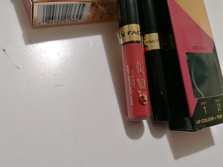 Pomadka max factor X lipfinity 24 HRS cena za 2 sztuki