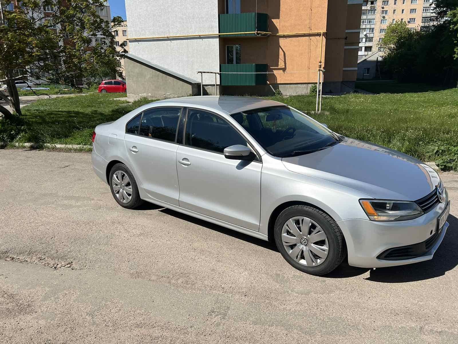 Volkswagen Jetta 2012,  2,5l