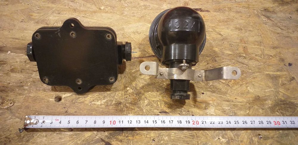 Lampa lampka bakelitowa włącznik reflektor szperacz  bakelit loft prl