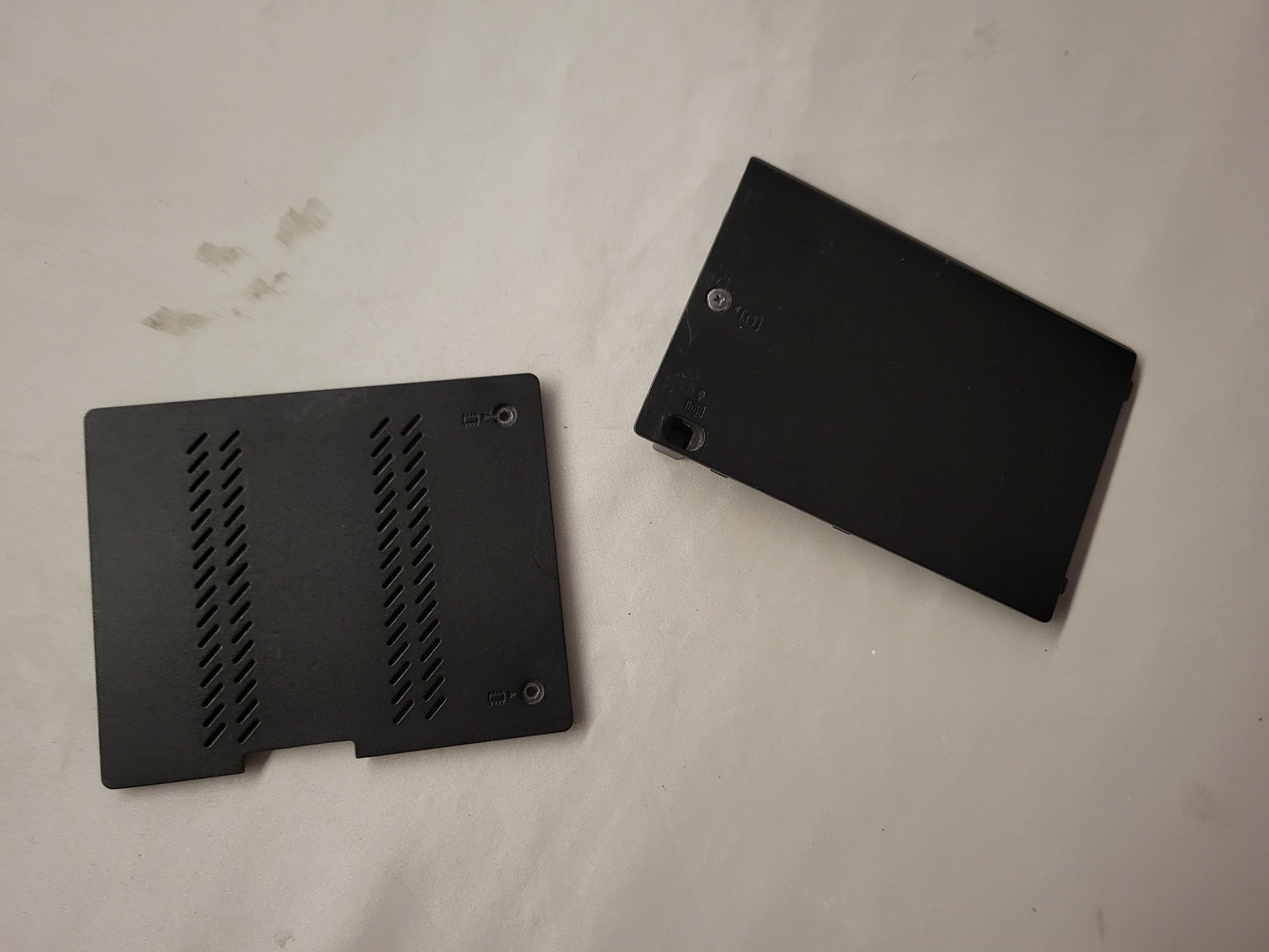 Sprzedam 2 zaslepki do Laptopa LENOVO W530