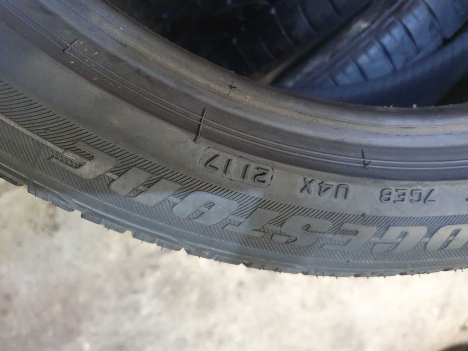 225 / 45 R 19  Bridgestone