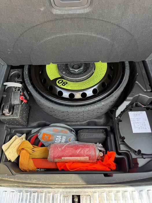 Авто Audi E-tron 55