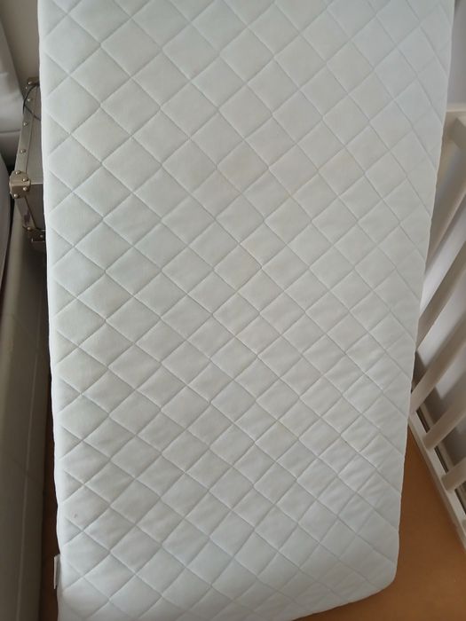 Berço ikea com colchão