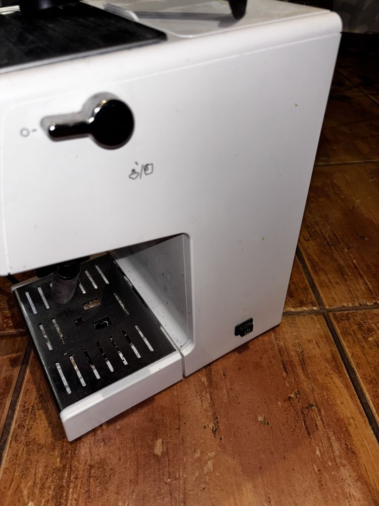 Ekspres kolbowy DeLonghi ECP33.21.W