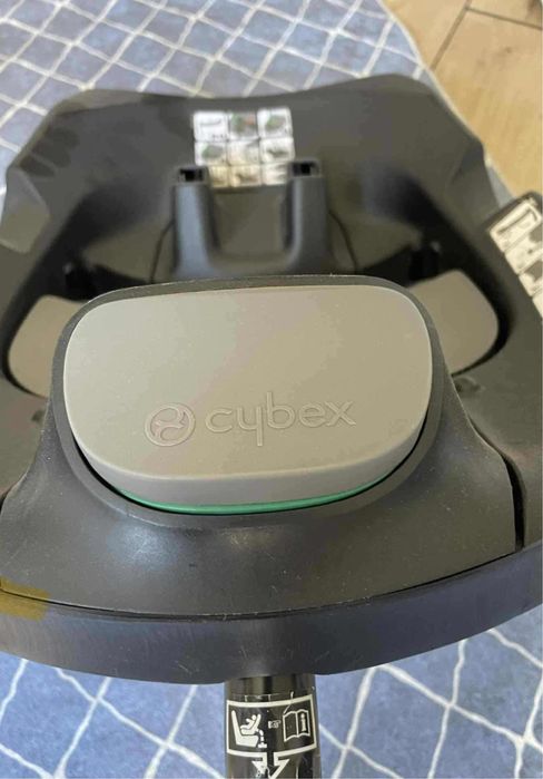 Witam mam na sprzedaz wózek 2w1cybex
