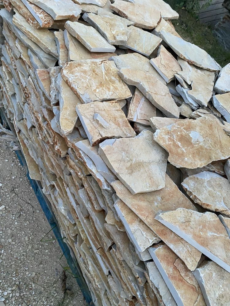 Pedra rustica amarela