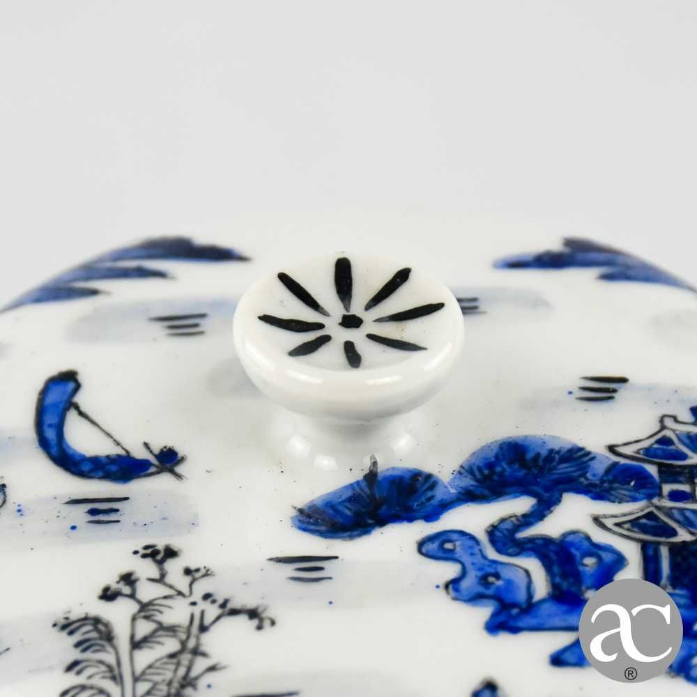 Manteigueira em porcelana da China, decoração Cantão, circa 1970