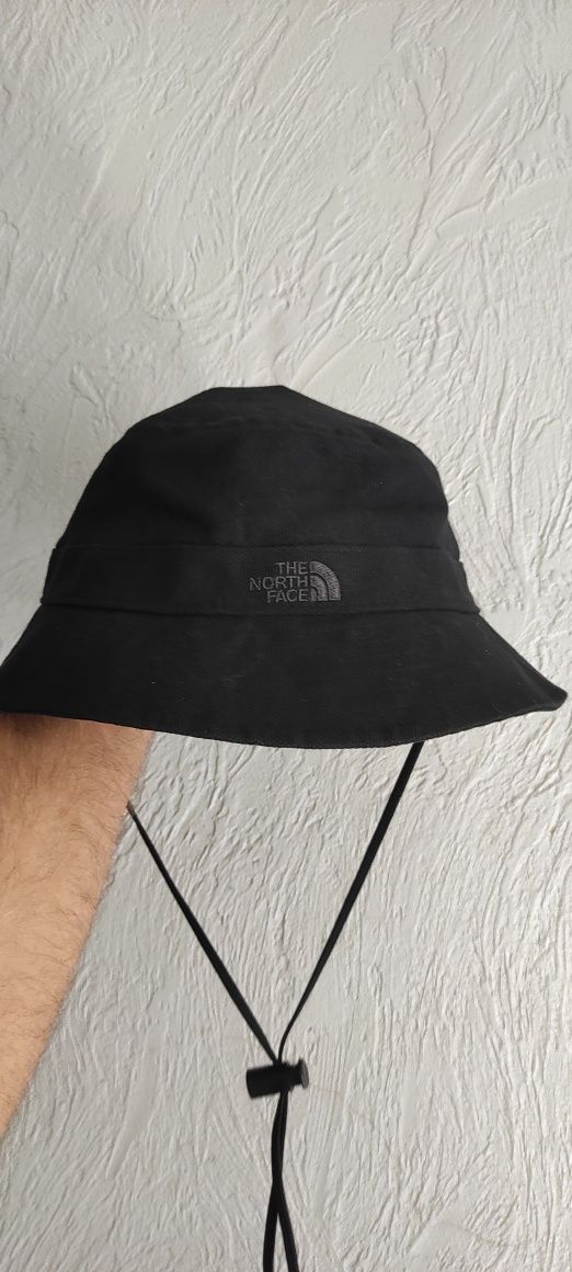 Панама S M  57 розмір чорна унісекс the north face