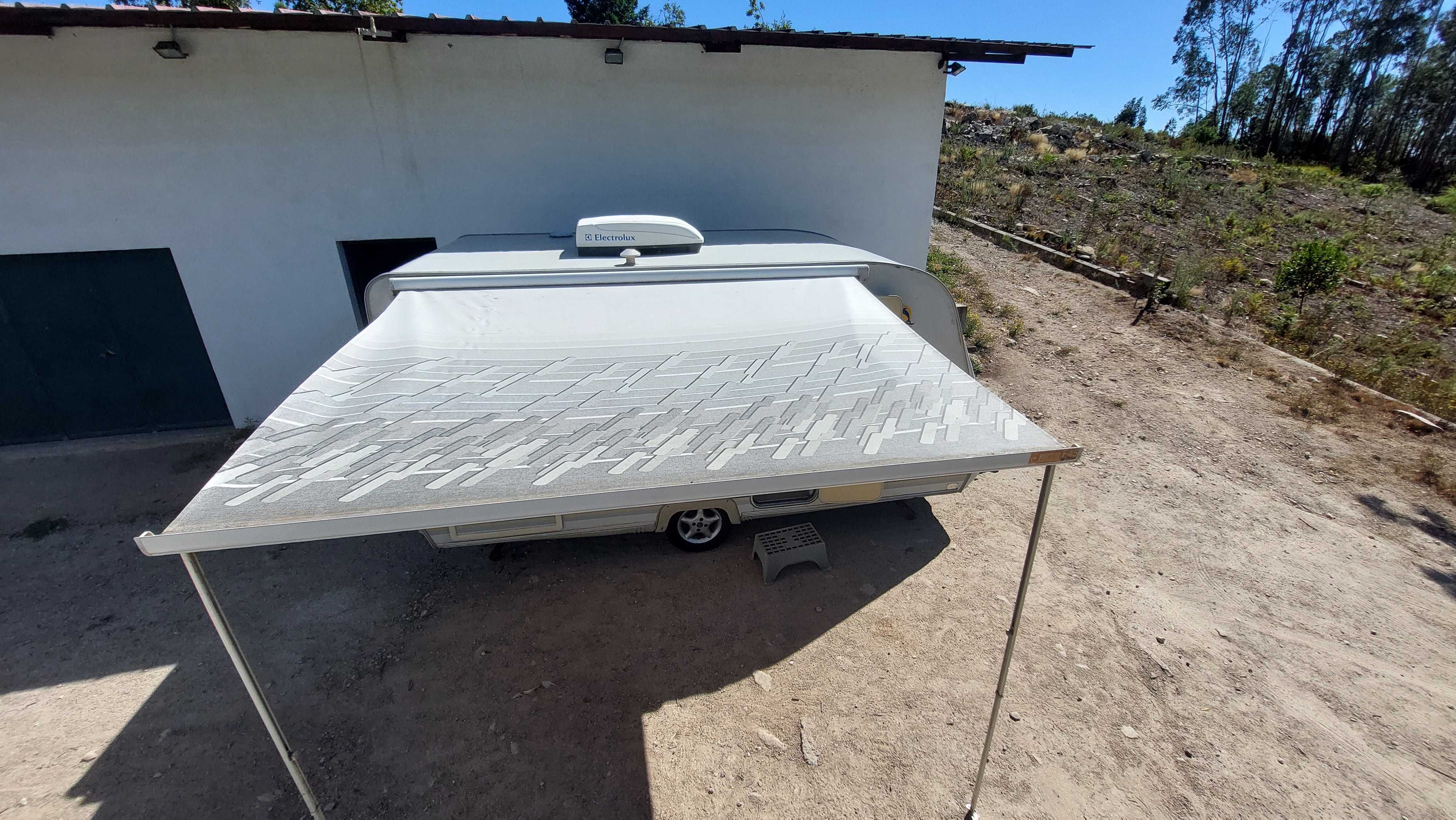 Caravana Sun Roller, A.C., toldo e avançado com documentos