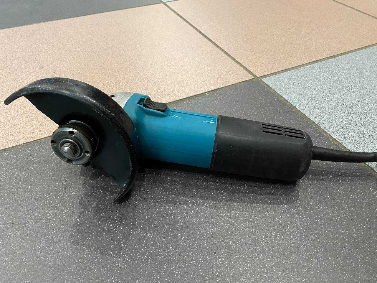 Болгарка Makita 9558HNRG