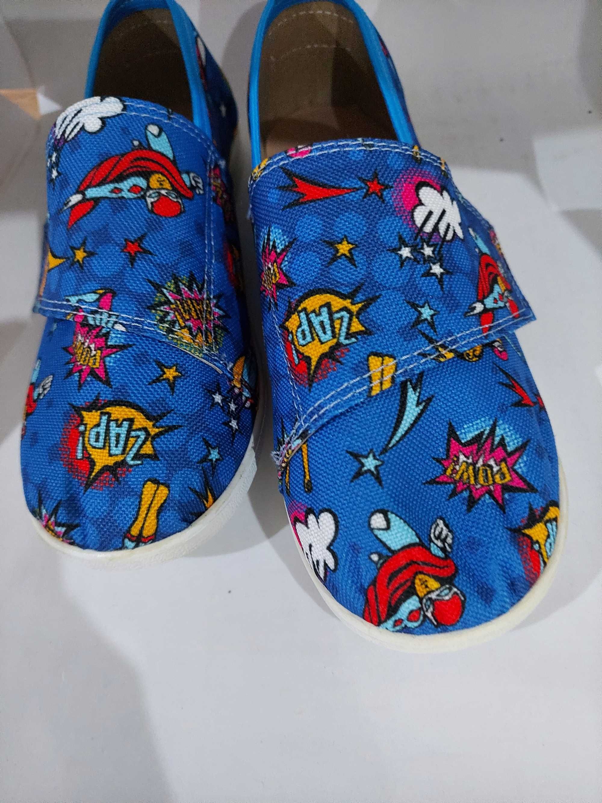 Buty dla dzieci na rzep Slippers Family Hero rozmiar 34