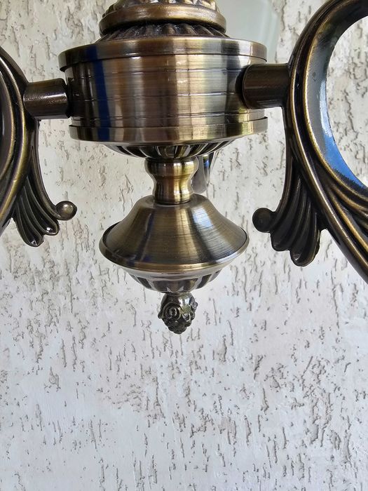 Люстра класична. Нова