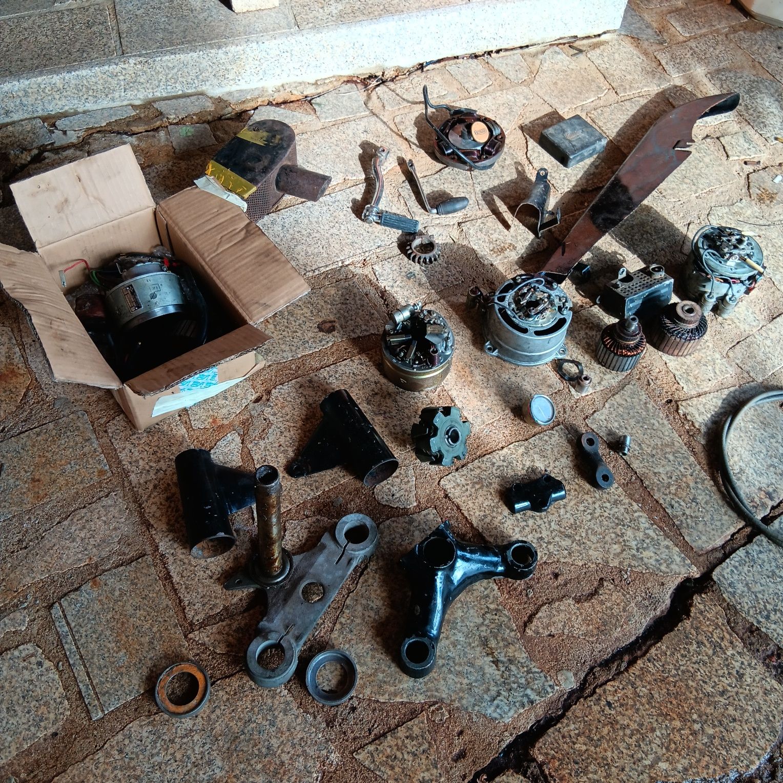 Peças  motas antigas, bsa,ajs,bmw,matchless