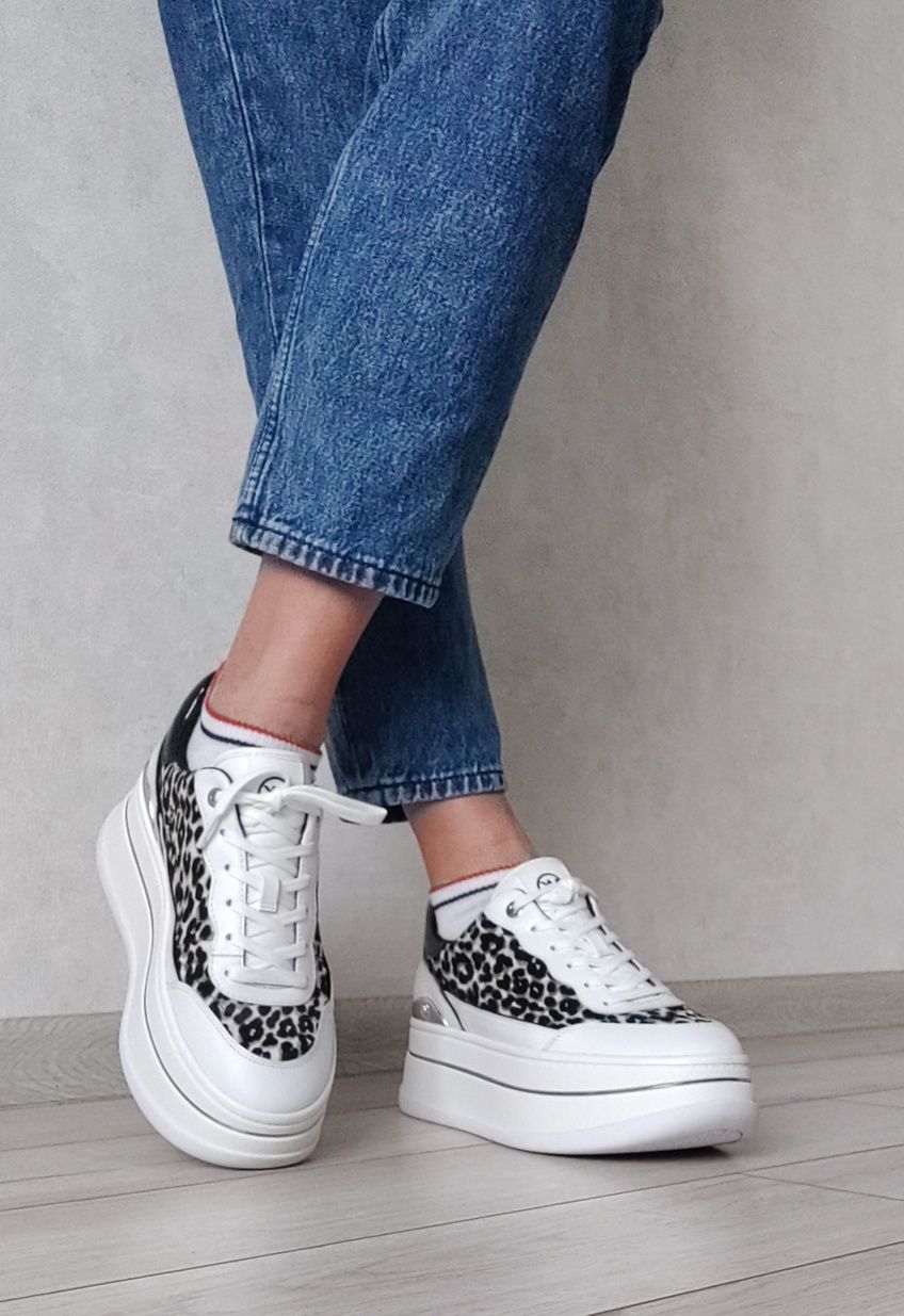 Кросівки бренд Michael Kors розмір US 10