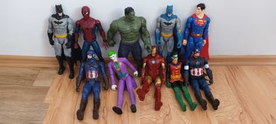 10 Figurek Avengers 30cm.