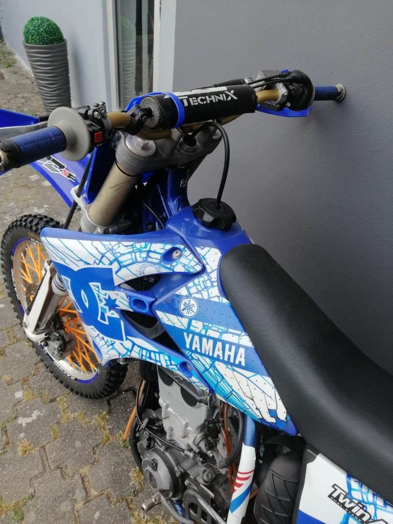 Vendo mota yamanha Yzf 250.